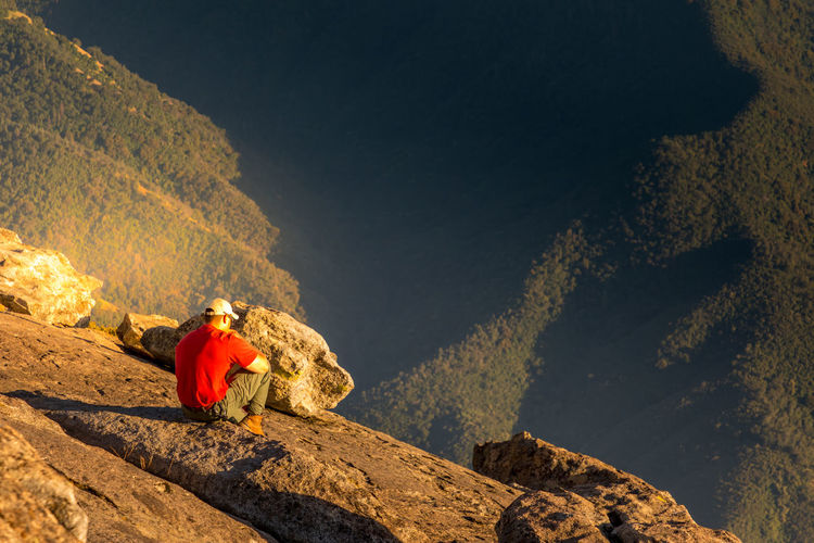 California dreamin, one man enjoying the view over the yosemite valley
