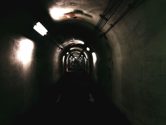 Illuminated tunnel