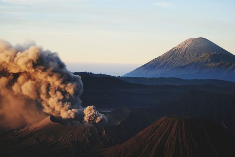 Sunrise with view on the bromo vulcano