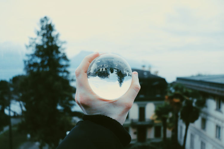 Crystal ball where the sun reflects with the lac