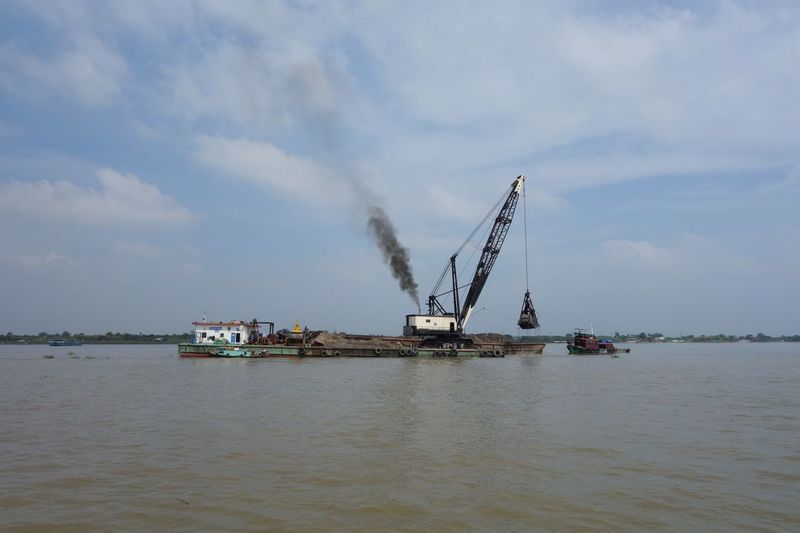 Dredging the mekong river in vietnam