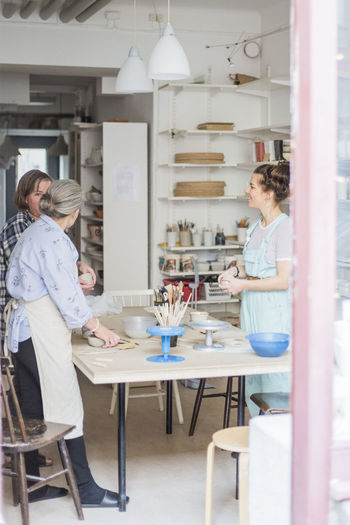 Authentic lifestyle photography by Maskot photo agency. Humans Lifestyles Lifestyle Photography Real People Small Business