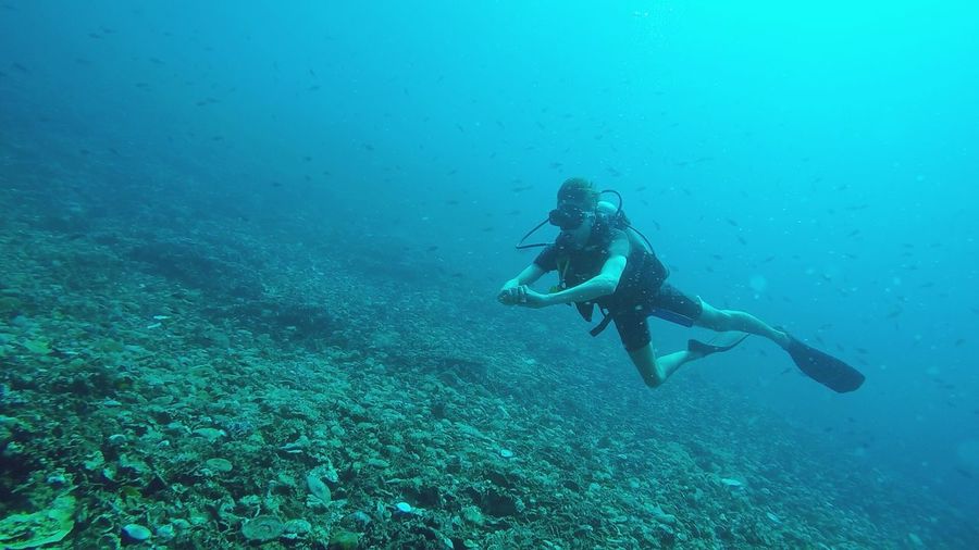 Man scuba diving undersea