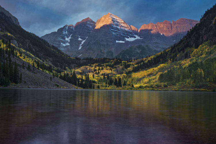 This is the pictures of maroons bell with lake during sunrise at aspen, colorado