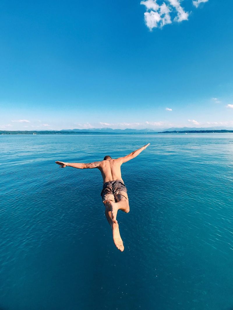 Diving Into Water Pictures Curated Photography On Eyeem