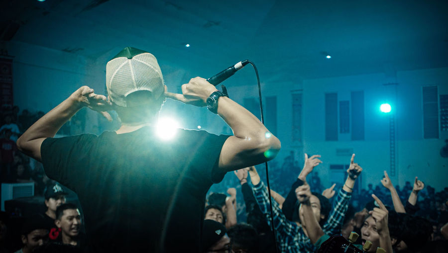 Crowd control on music consert