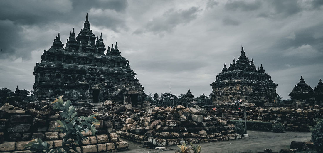 Panoramic view of temple building against sky