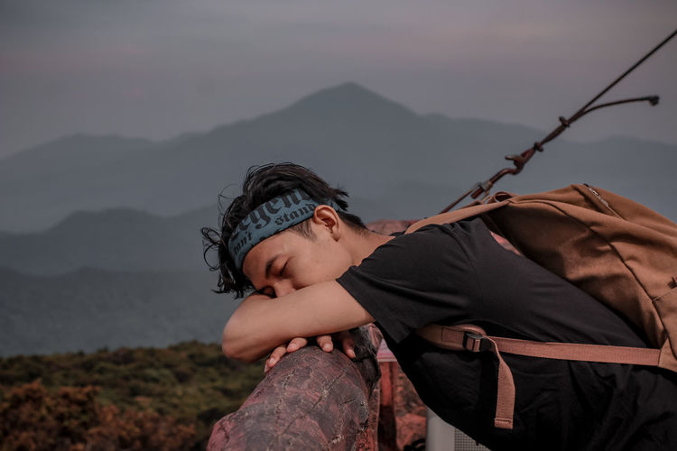Trying to sleep on the clouds