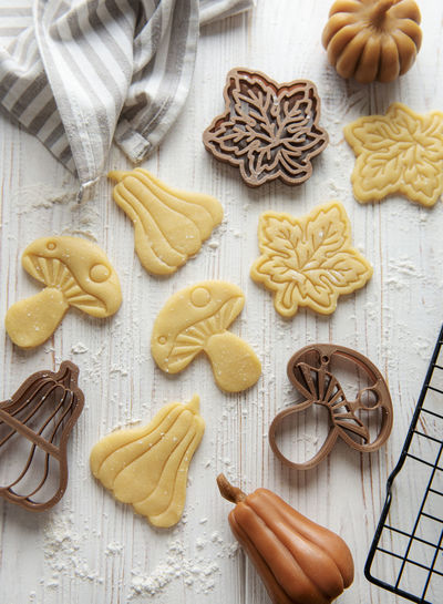 Baking cookies