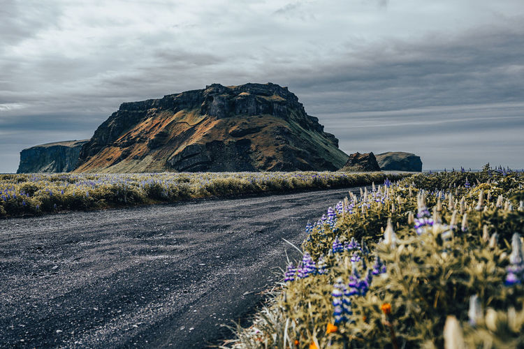 Unpaved road to gigjagja, south iceland