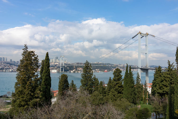 Bosphorus bridge from nakkastepe public garden in istanbul