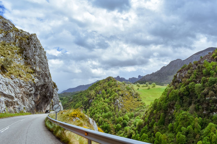 Car speed sensation on a mountain road, asturias, spain