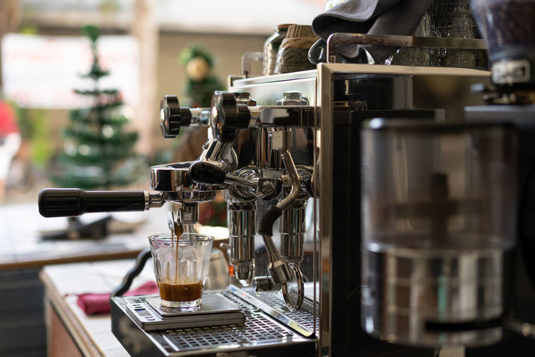 Making espresso shot from coffee machine