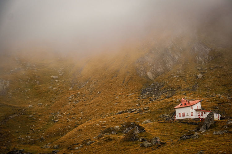 The house on the foggy hill