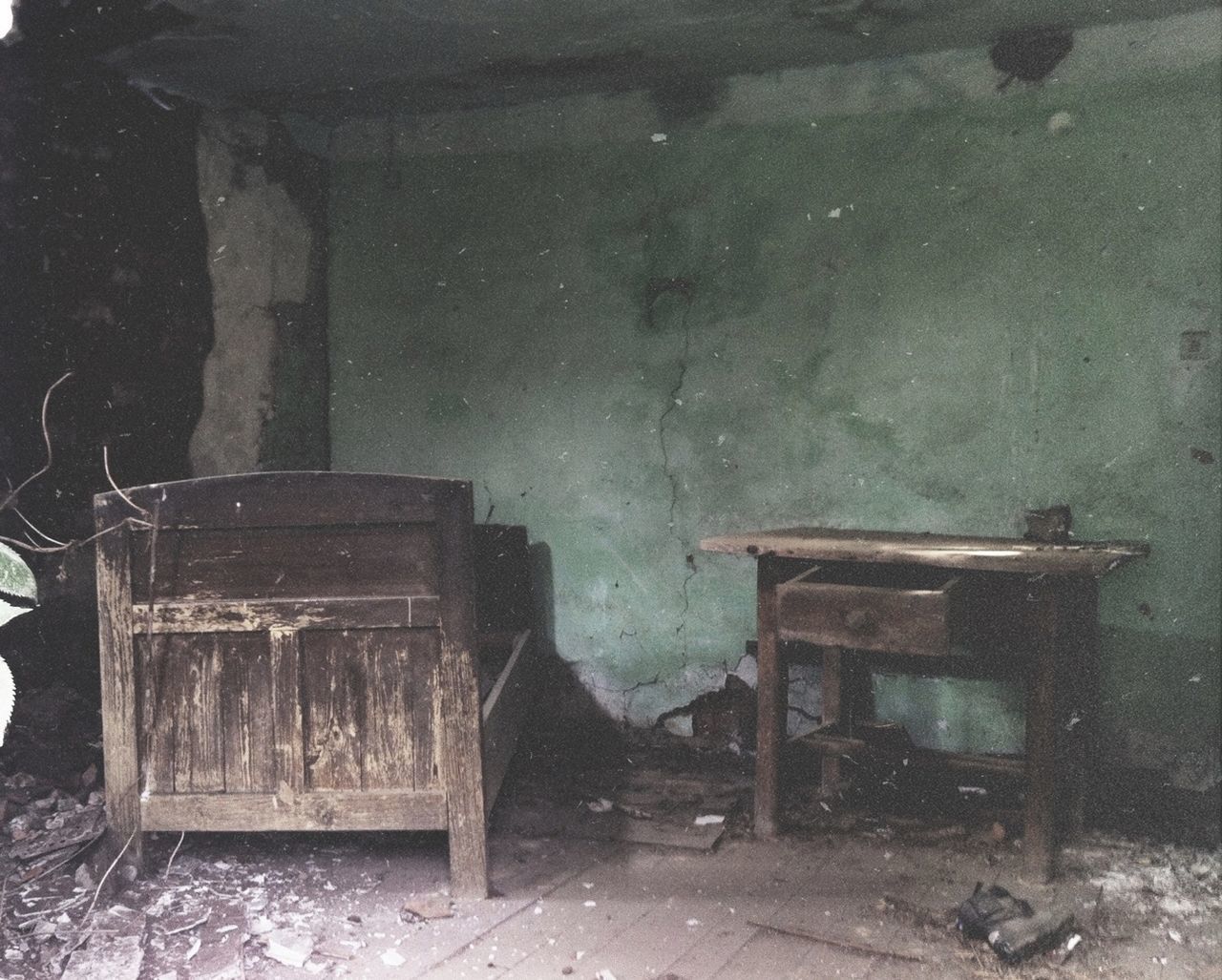 Group of objects in an abandoned room