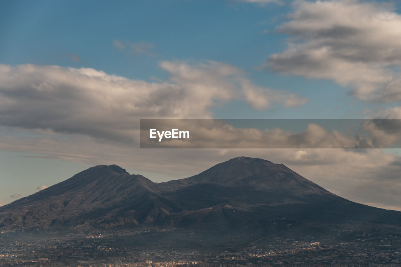 Scenic view of vesuvio volcano against sky