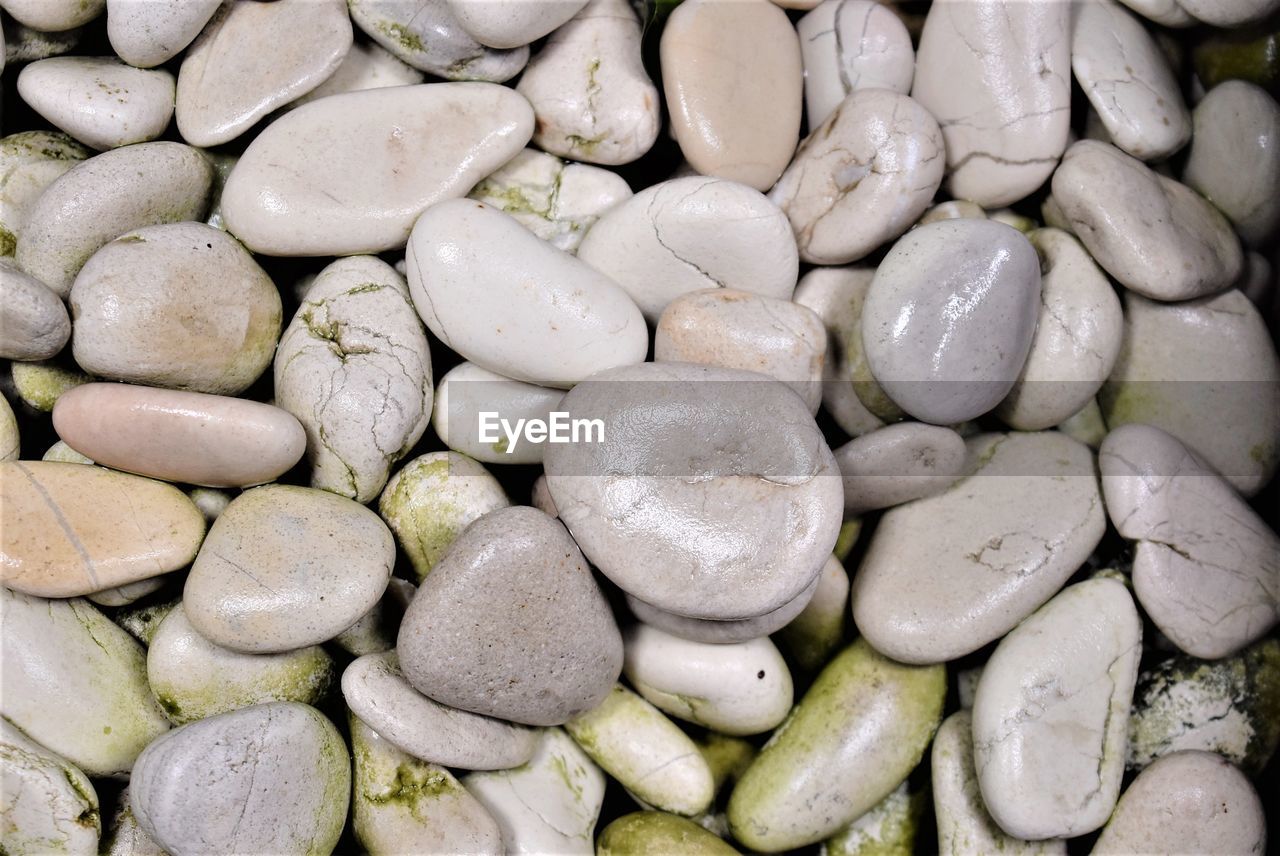 FULL FRAME SHOT OF STONE