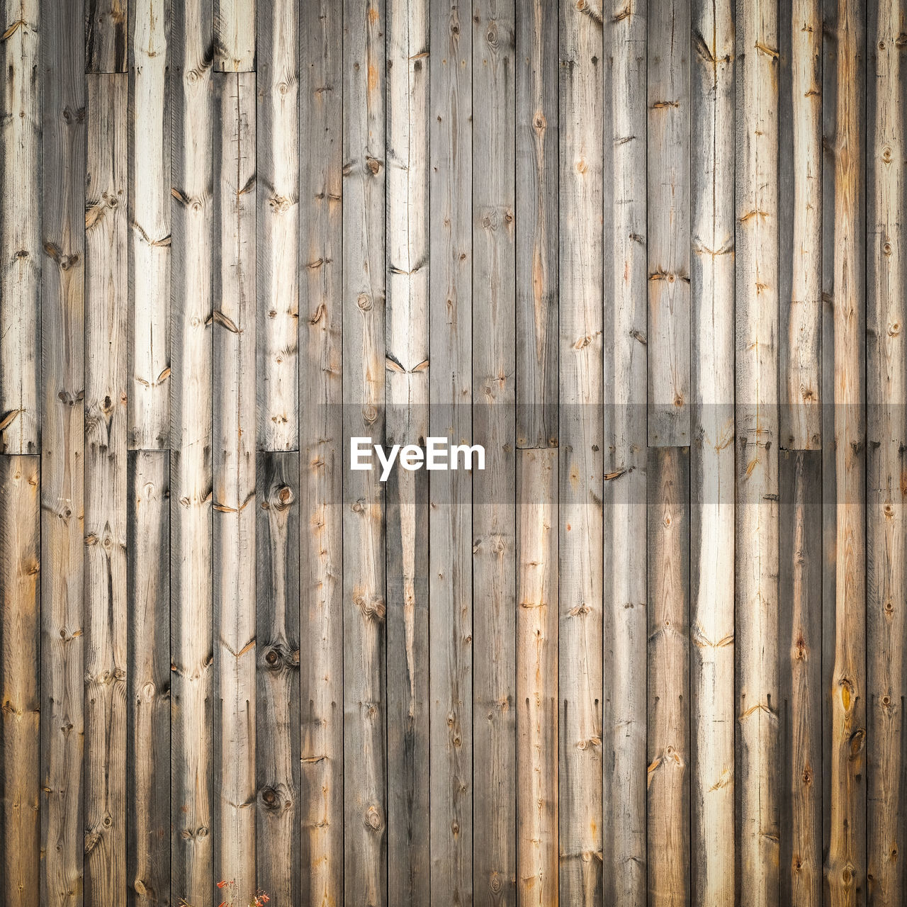 FULL FRAME SHOT OF WEATHERED WOODEN FENCE