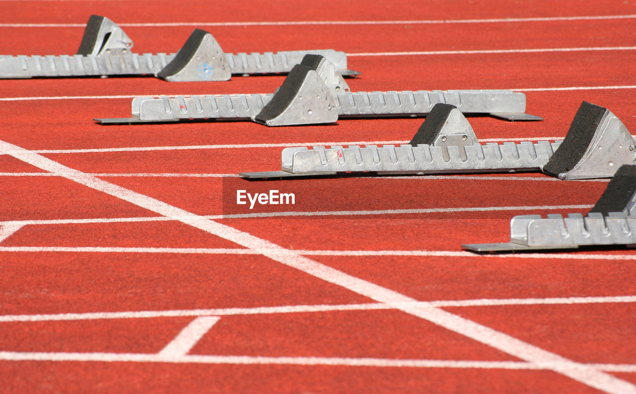Track starting block in row on playing field