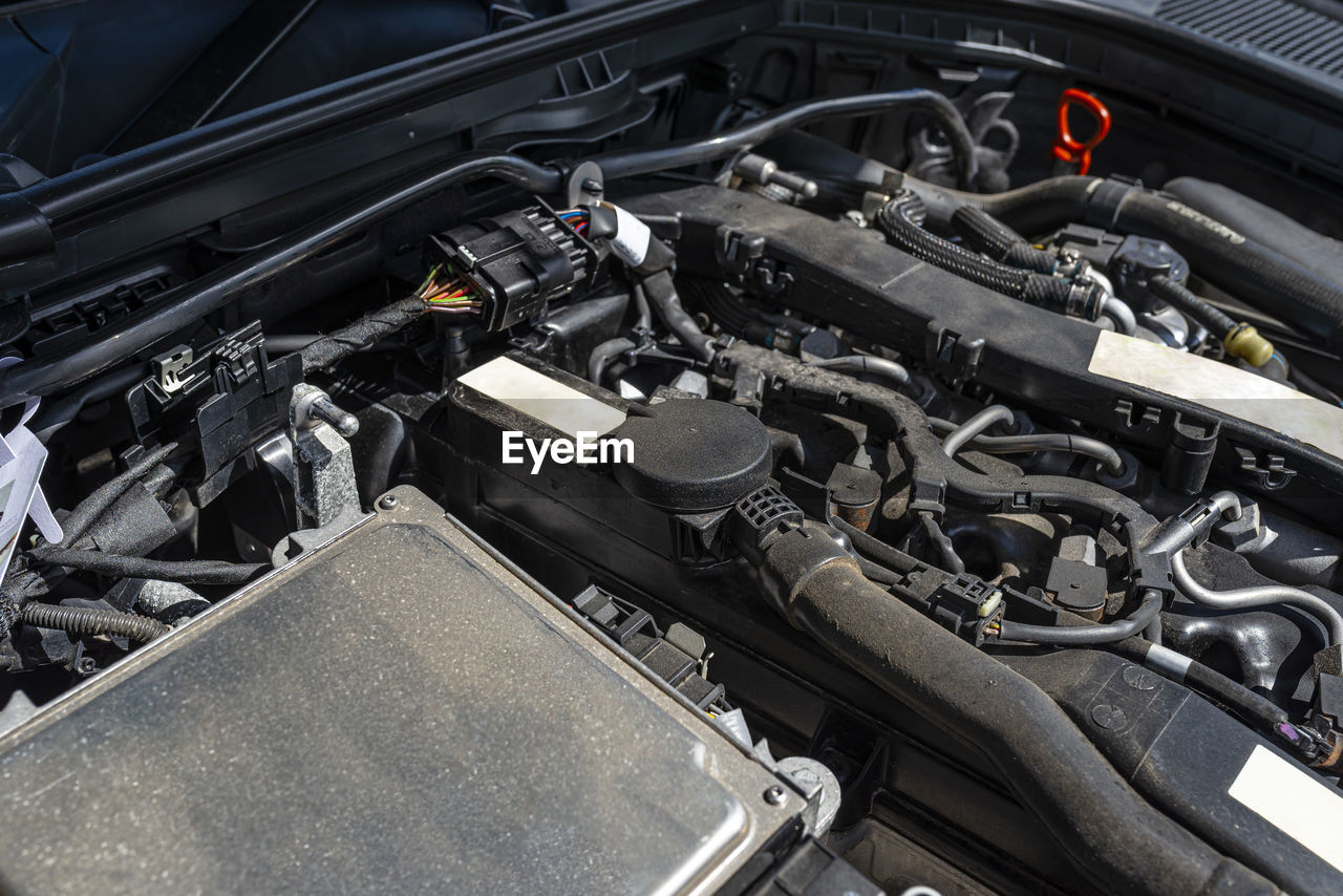 A modern diesel engine with 170 horsepower and an engine capacity of 2.2 liters. 