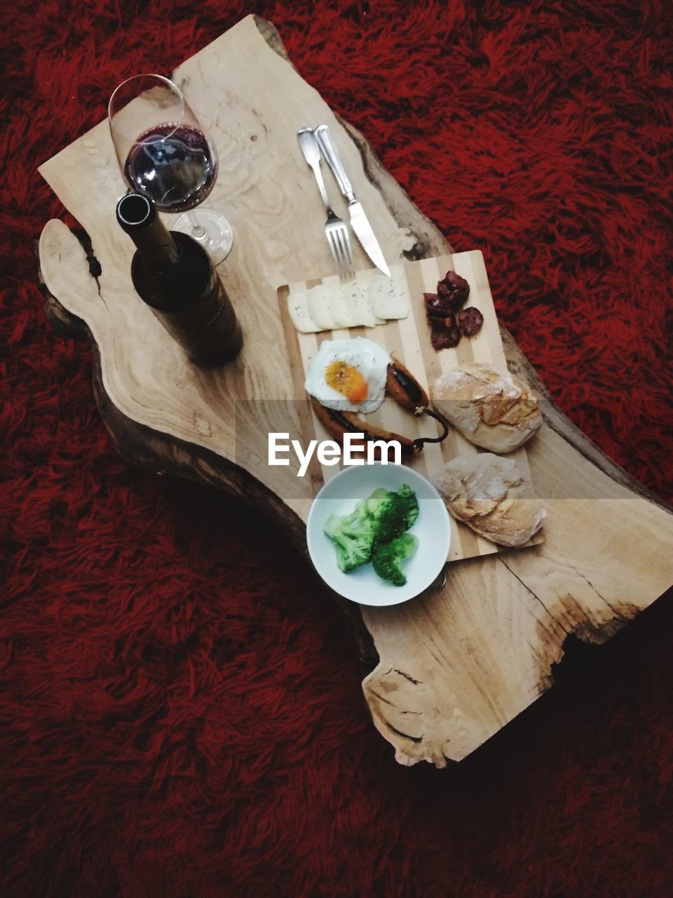 HIGH ANGLE VIEW OF FOOD IN TRAY