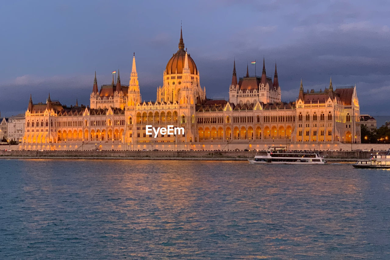 Hungarian parliament in the evening, budapest