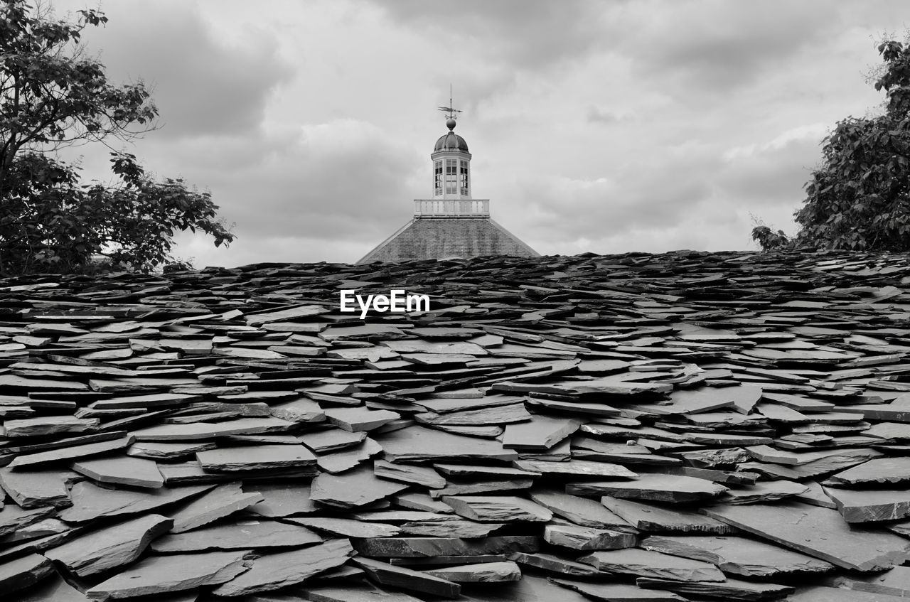 Unusual view of serpentine gallery