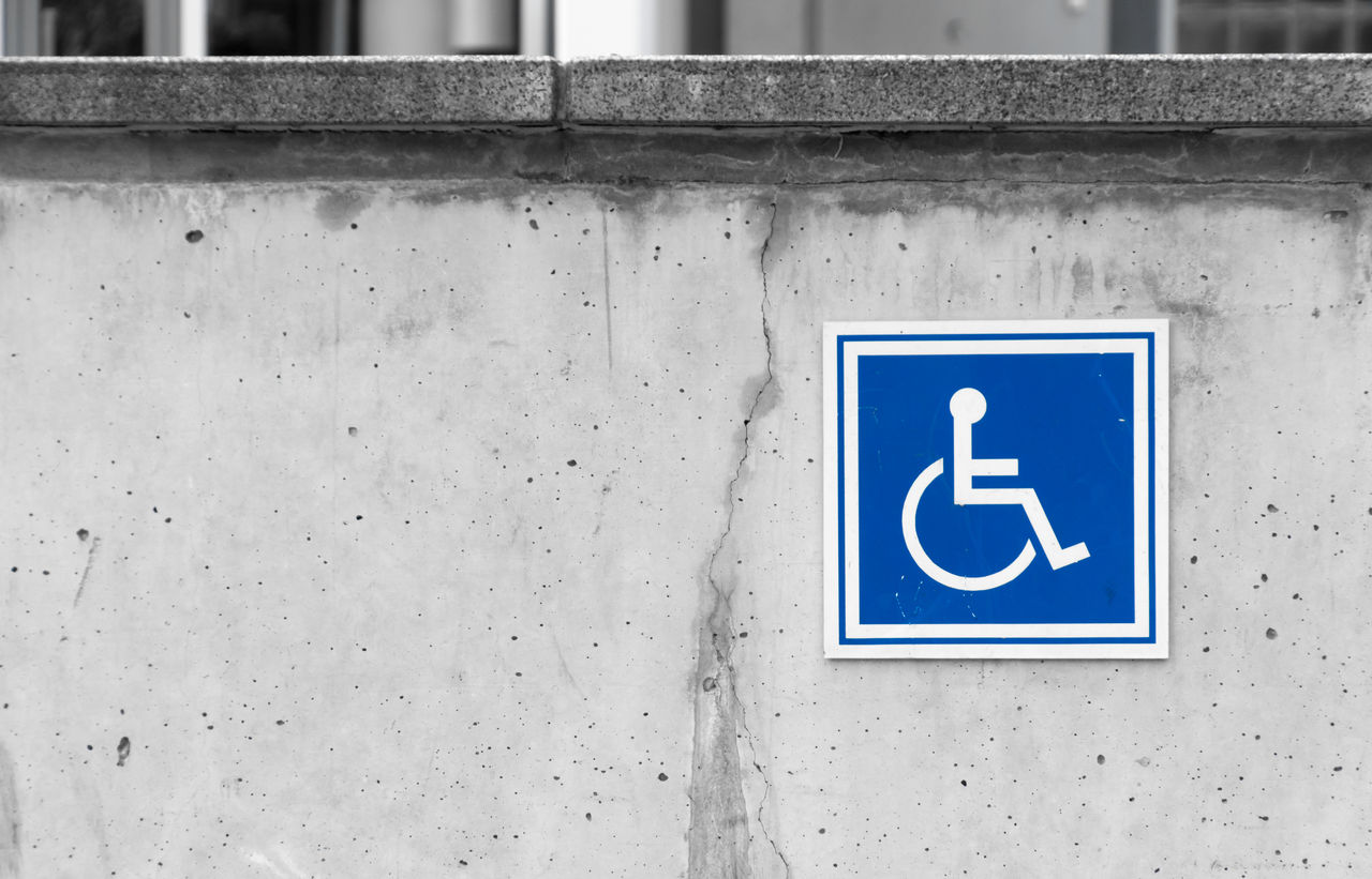 Wheelchair sign on wall