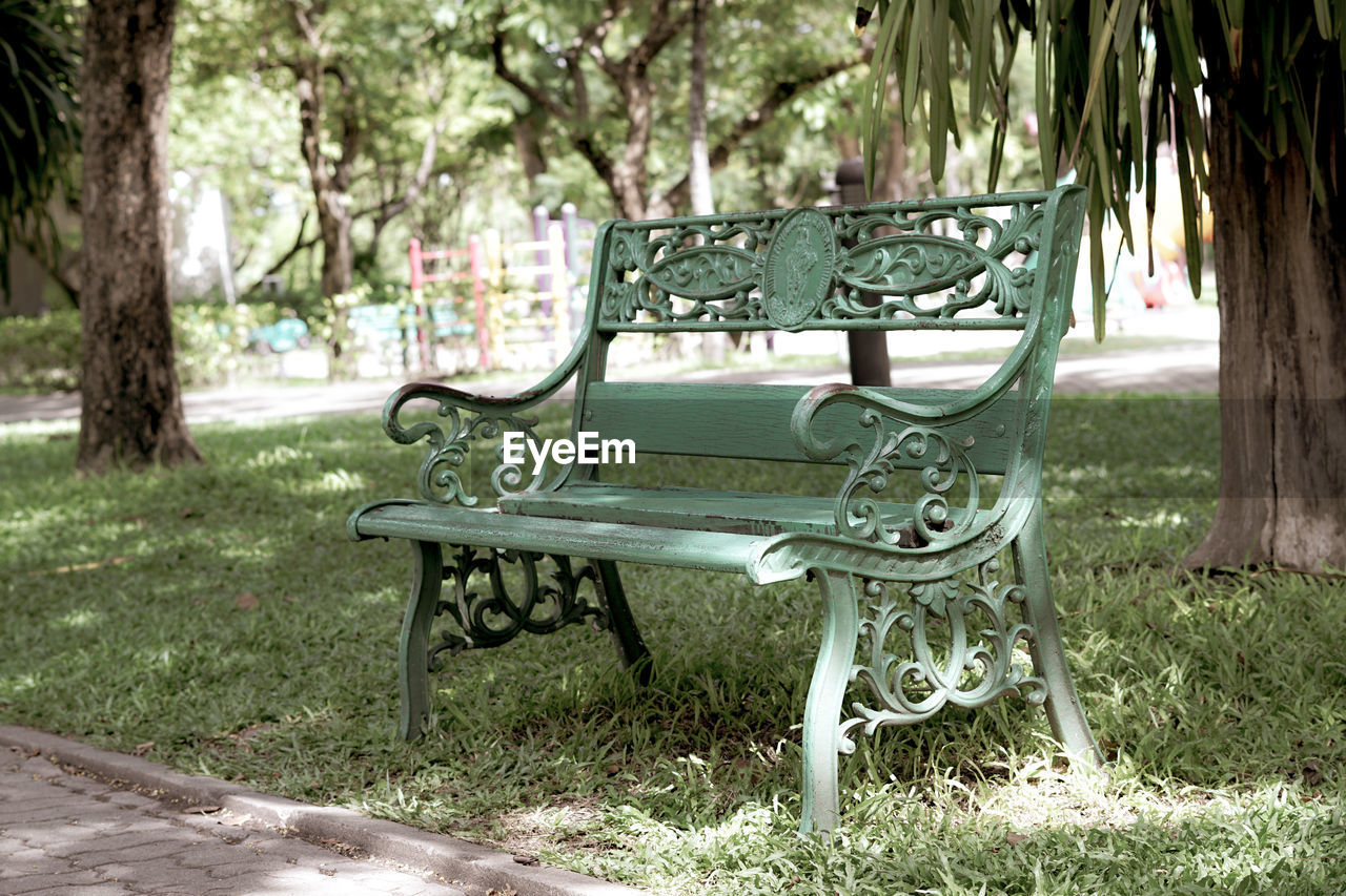 Tree Seat Chair Grass Park Bench Blooming Park On Eyeem