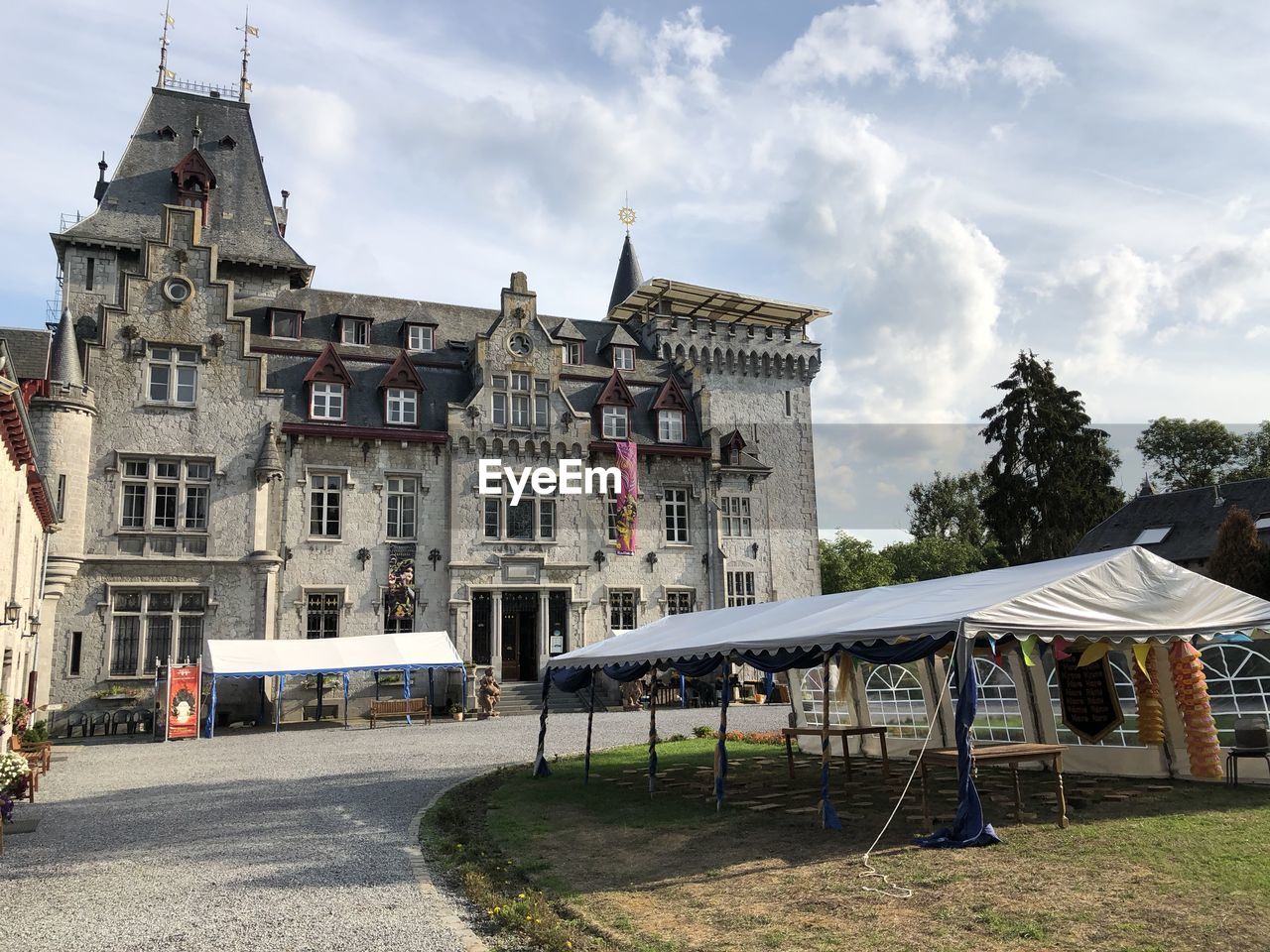 EXTERIOR OF BUILDING AGAINST SKY