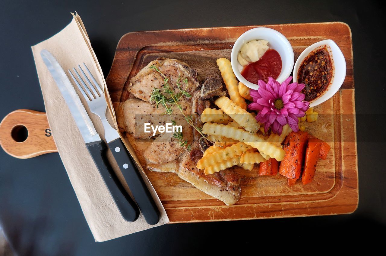 HIGH ANGLE VIEW OF MEAL SERVED ON TABLE