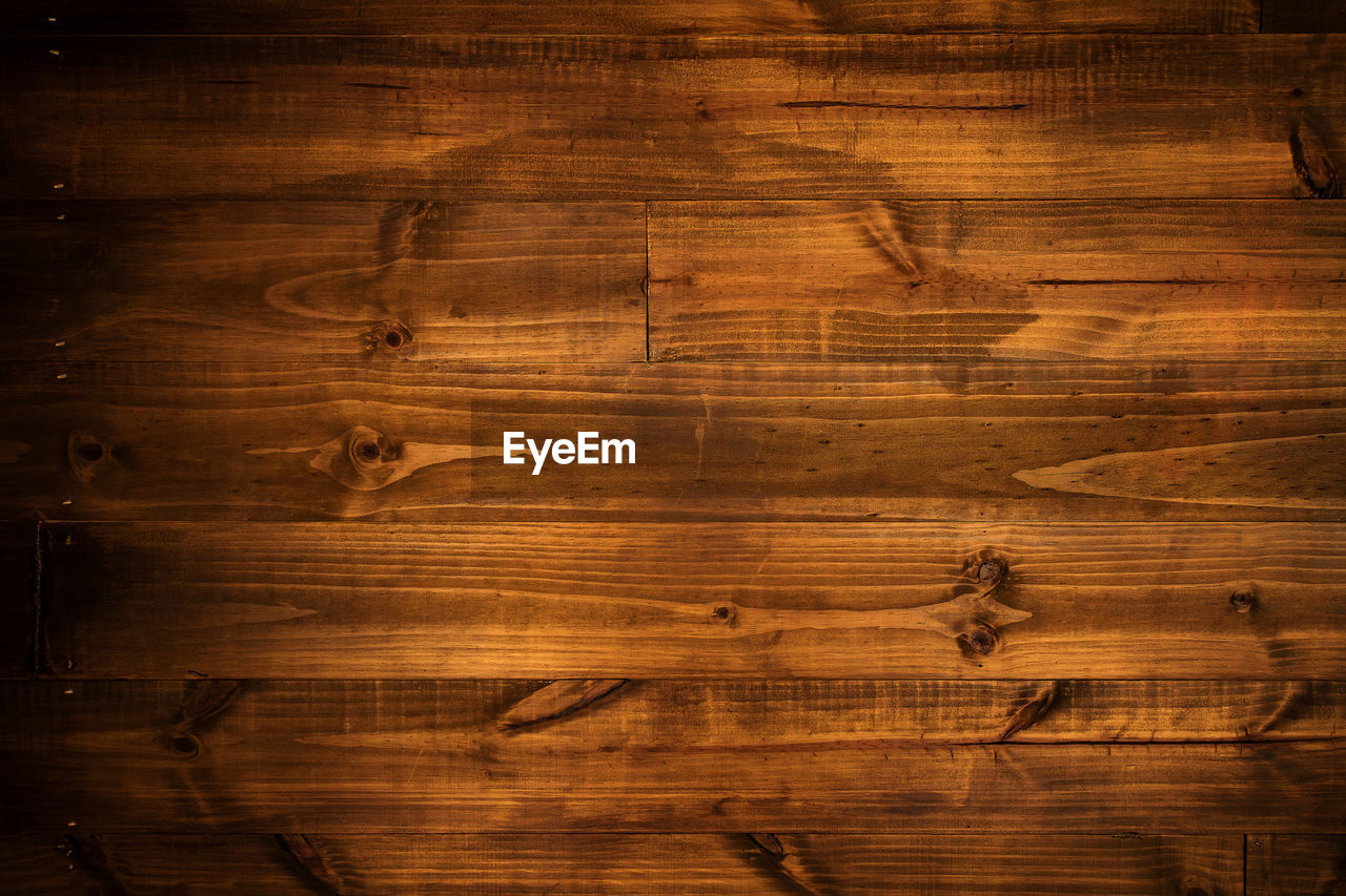 SURFACE LEVEL OF WOODEN FLOORING