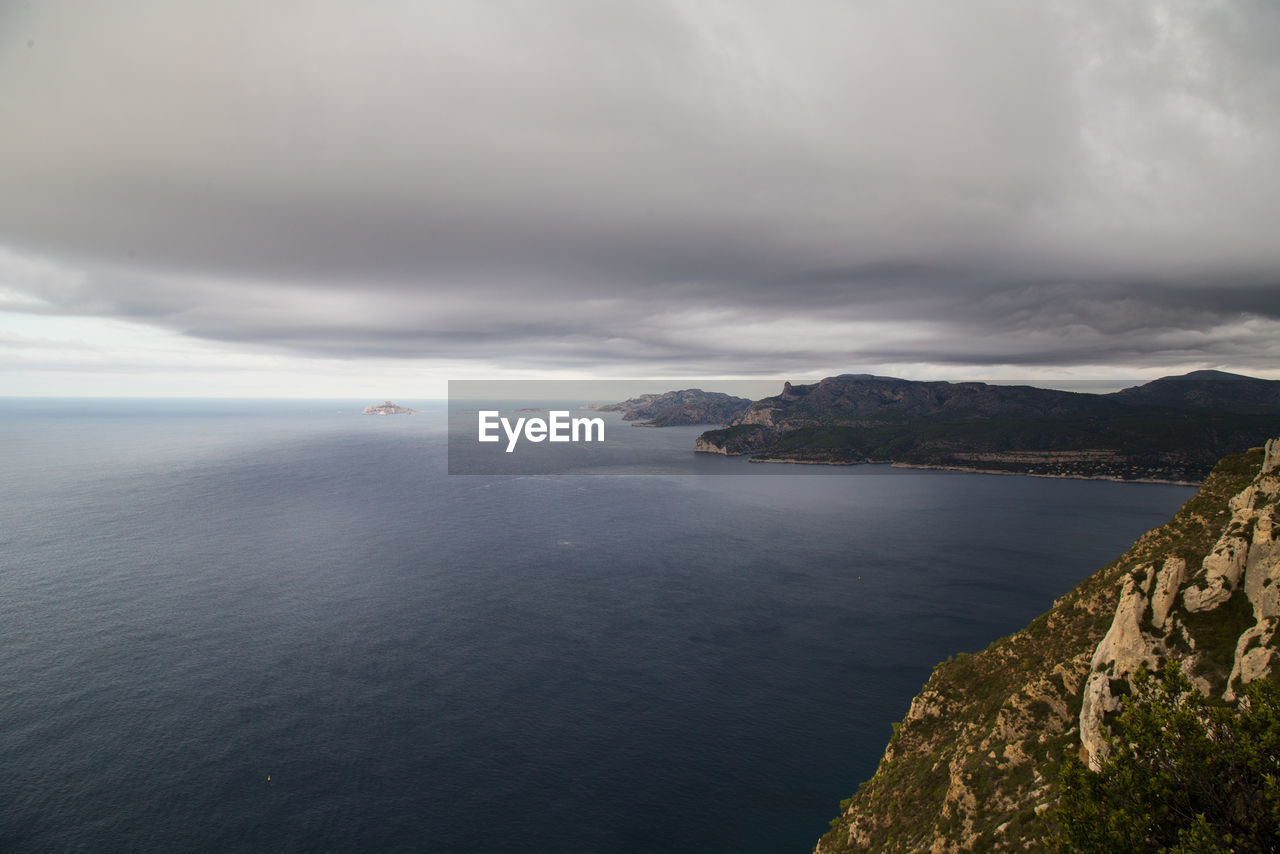 VIEW OF SEA AGAINST SKY