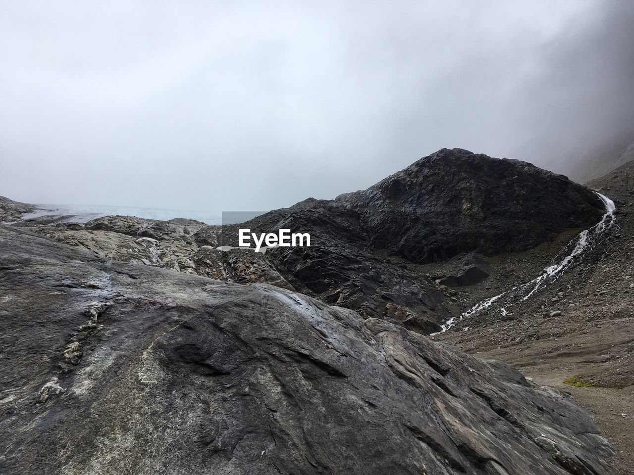 SCENIC VIEW OF MOUNTAINS