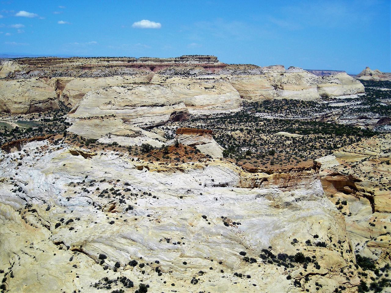 Rock formations on land ID 134896469