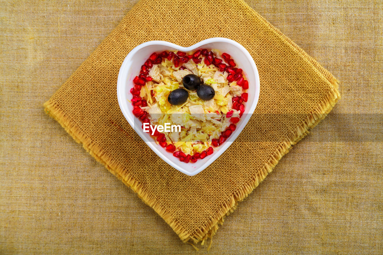food and drink, food, healthy eating, wellbeing, fruit, freshness, textile, high angle view, no people, berry, produce, indoors, meal, breakfast, studio shot, directly above, dish, burlap, seed