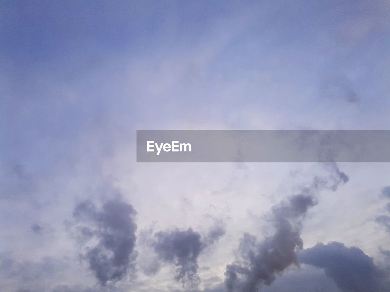 LOW ANGLE VIEW OF CLOUDY SKY