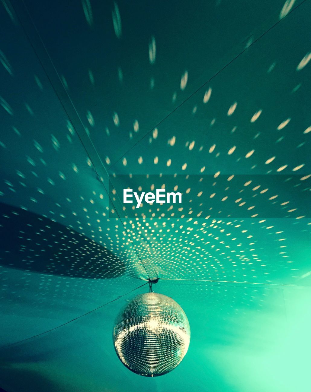 Reflection Of Lights On Ceiling From Disco Id 123012037
