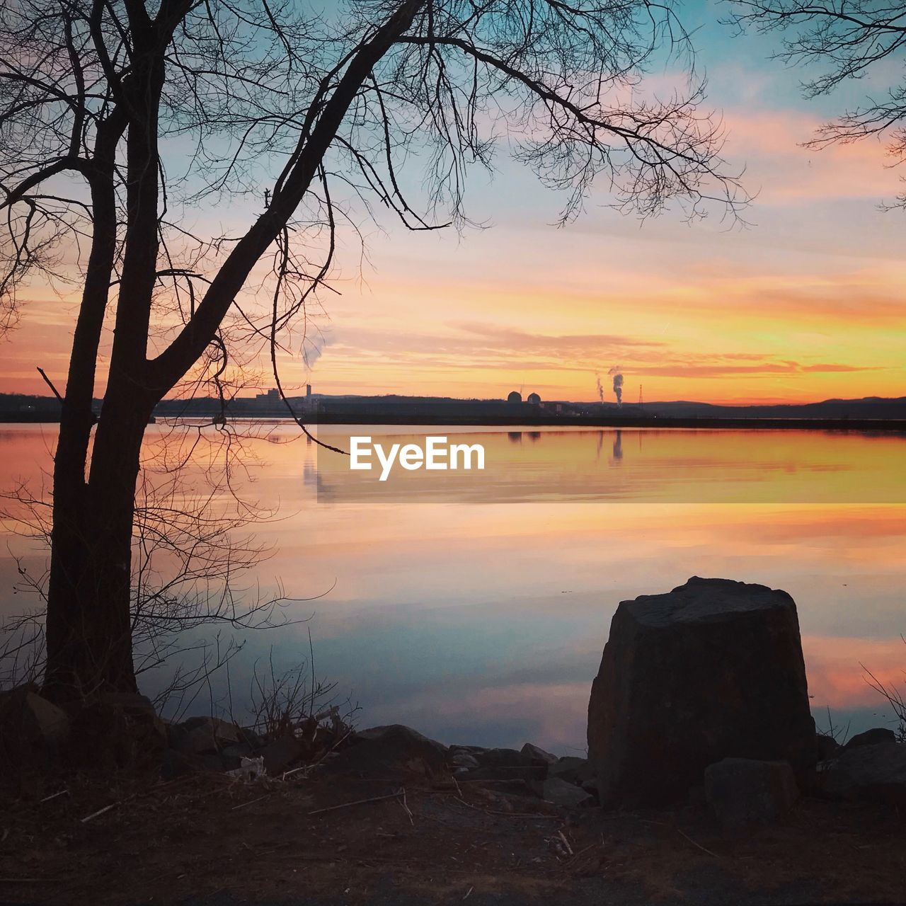 SCENIC VIEW OF SEA DURING SUNSET