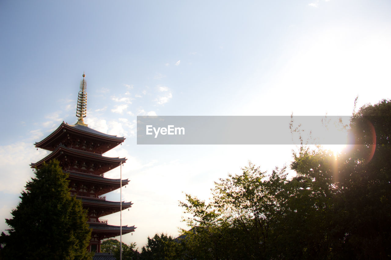 LOW ANGLE VIEW OF PAGODA AGAINST THE SKY