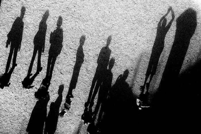 VIEW OF PEOPLE ON THE WALL