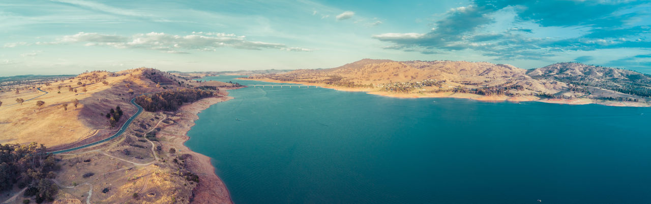 Murray river flowing into lake hume - aerial panorama. new south wales, australia