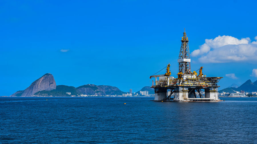 Offshore exploration platform for the oil industry in guanabara bay, rio de janeiro, brazil