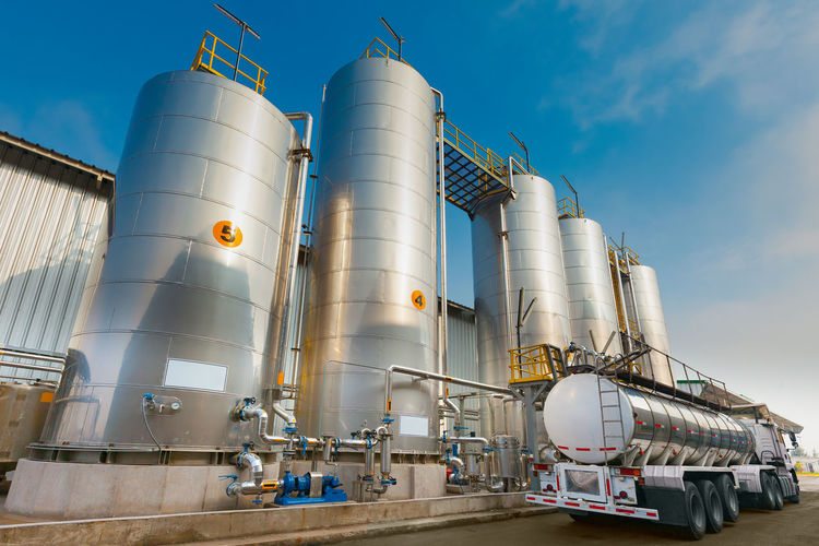 Unloading of silos with chemicals for the food industry