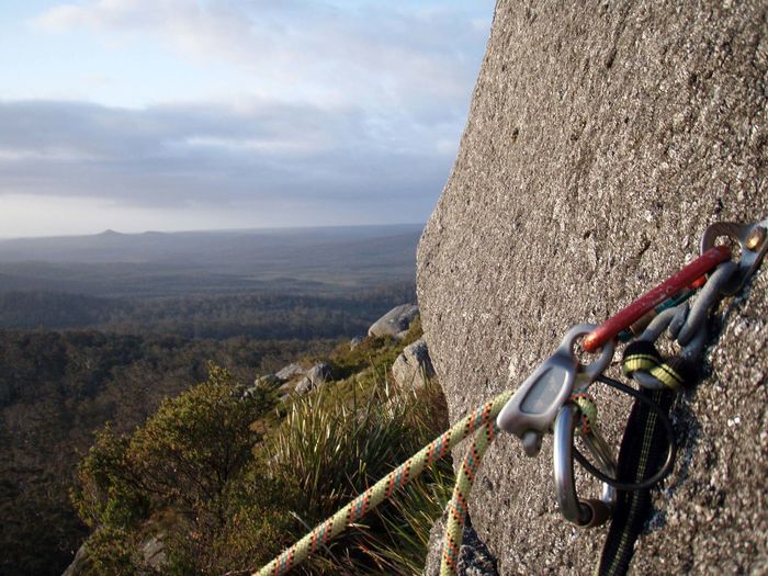 Securing the rope, safety equipment and protective measurement when climbing