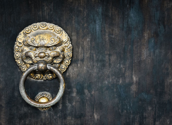 Chinese style ancient door metal knocker lion handle , mottled and brass wooden door knocker.