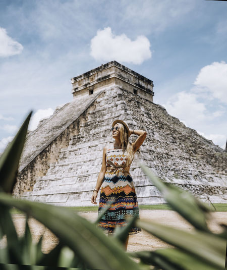 A young woman at the famous chichen itza.
