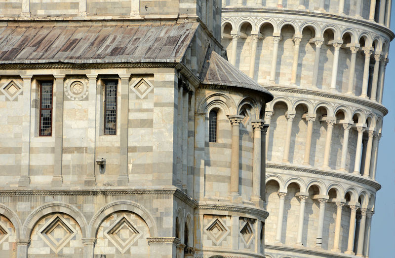 Leaning tower of pisa in city